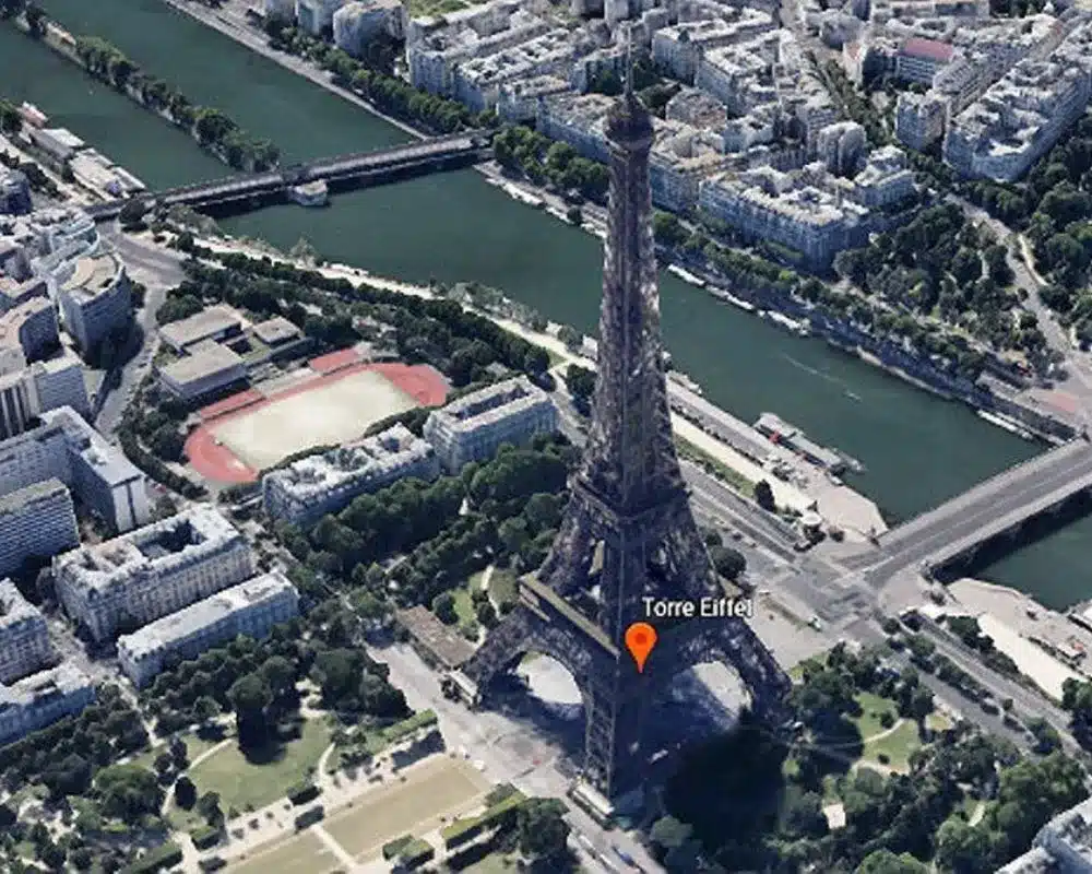 Application qui montre votre ville par satellite